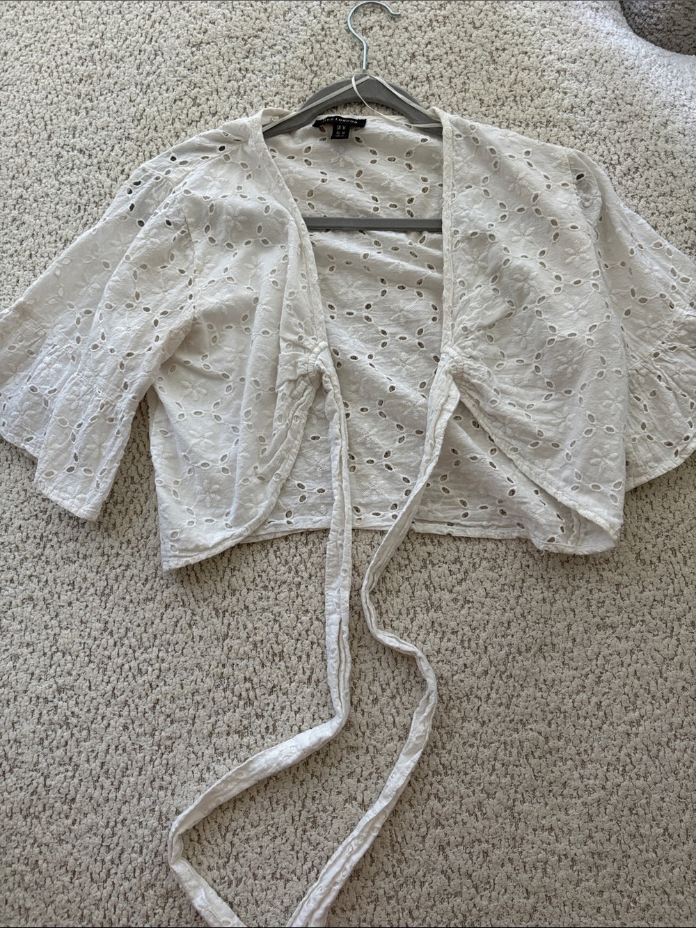 QED London White Eyelet Tie-Front Cropped Top